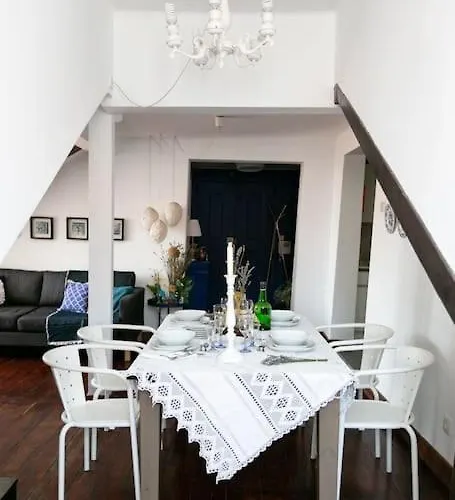 Location Spacious Charming 2 Great Views *