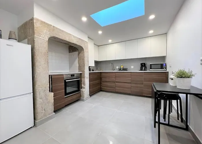 Location Spacious Charming 2 Great Views