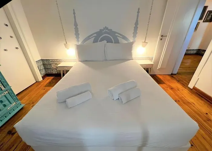 Location Spacious Charming 2 Great Views