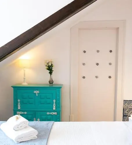 Location Spacious Charming 2 Great Views דירה