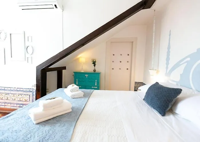 Location Spacious Charming 2 Great Views דירה