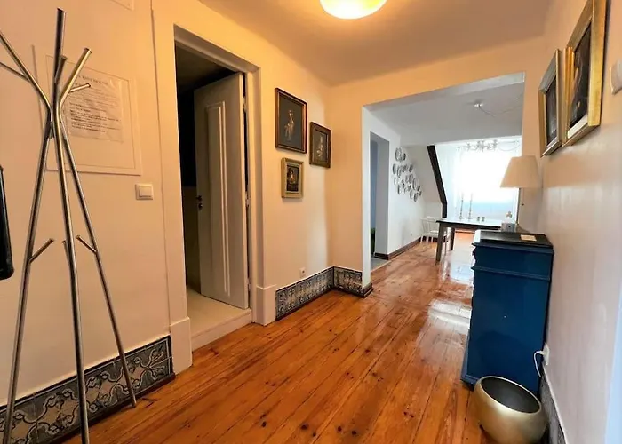 Location Spacious Charming 2 Great Views * ליסבון