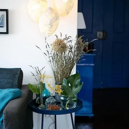 Location Spacious Charming 2 Great Views Apartment